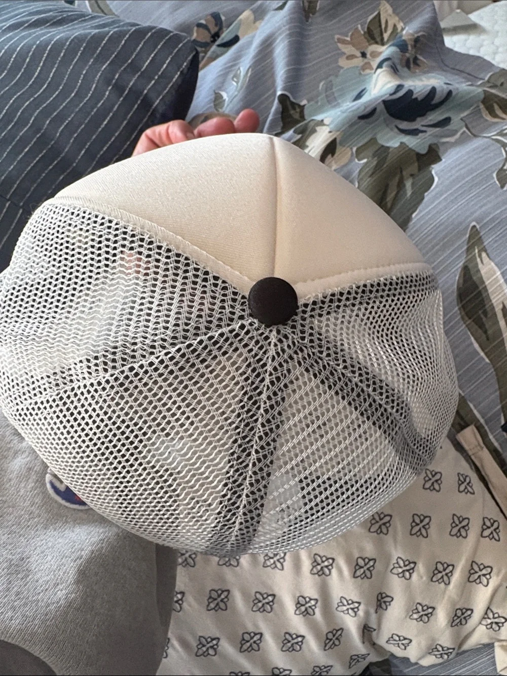 Après Baseball Foam Trucker Hat in White with Black Trim